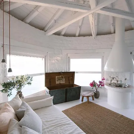 Villa Aiolos: Above The Sea, Within